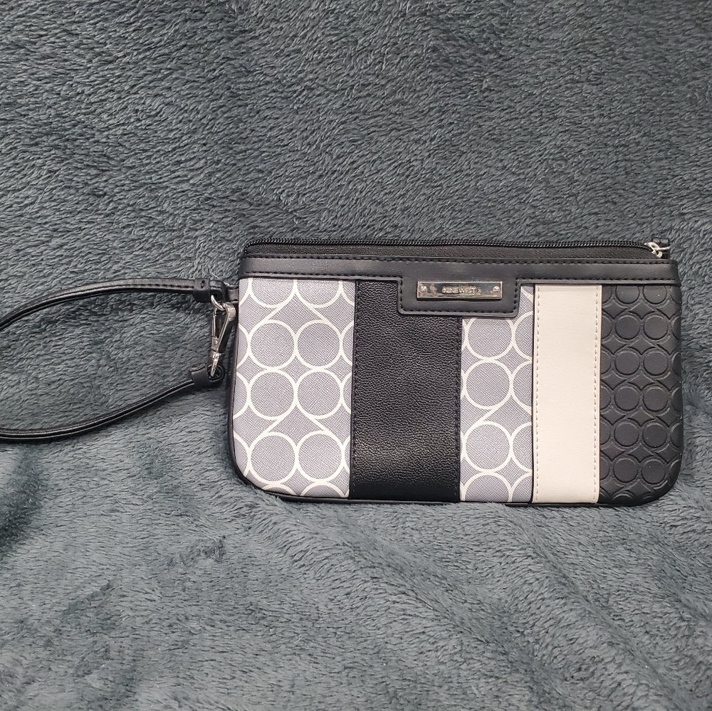 Black and Gray Nine West Faux leather wristlet